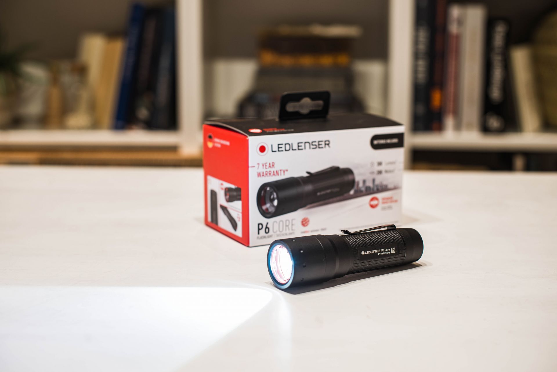 Torcia LED Ledlenser P6 Core - Potente E Compatta Per Escursioni